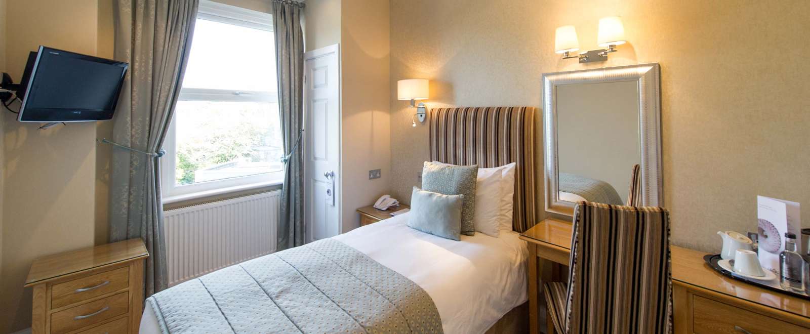 Carlyon Bay Hotel Single Room (231) Accommodation Bed and Desk