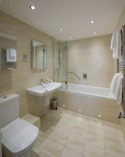 Carlyon Bay Hotel Deluxe Room (302) Accommodation Bathroom Shower over Bath and Sink