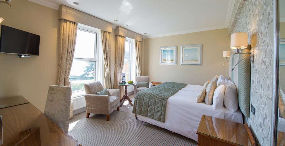 Carlyon Bay Hotel Accommodation Bed and Seating
