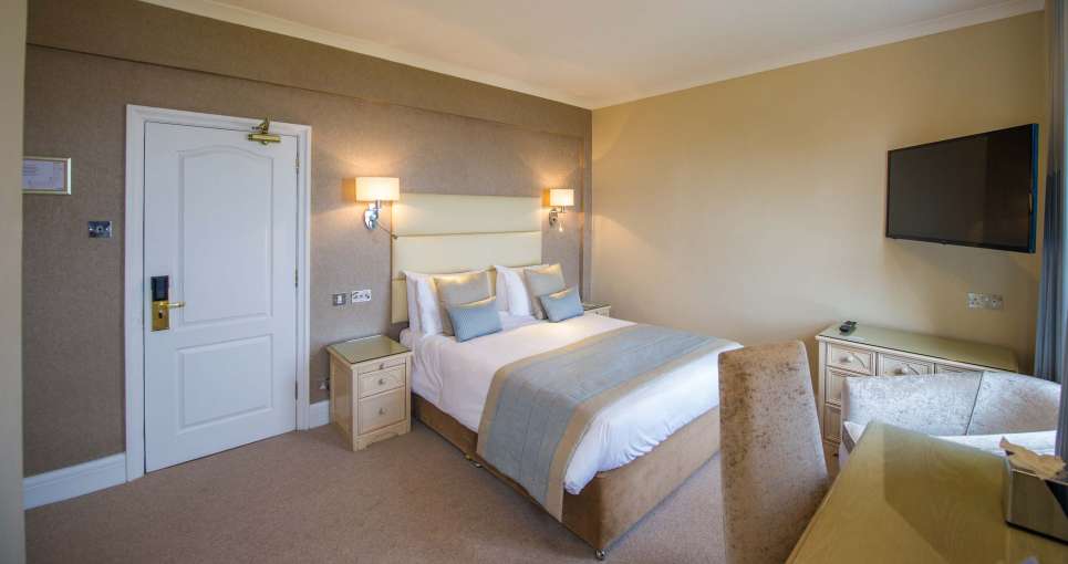 Carlyon Bay Hotel Standard Room (119) Accommodation Bed and Desk