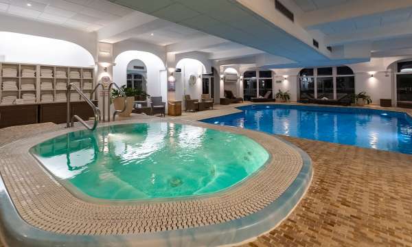 Spa bath at Carlyon Bay spa facilities