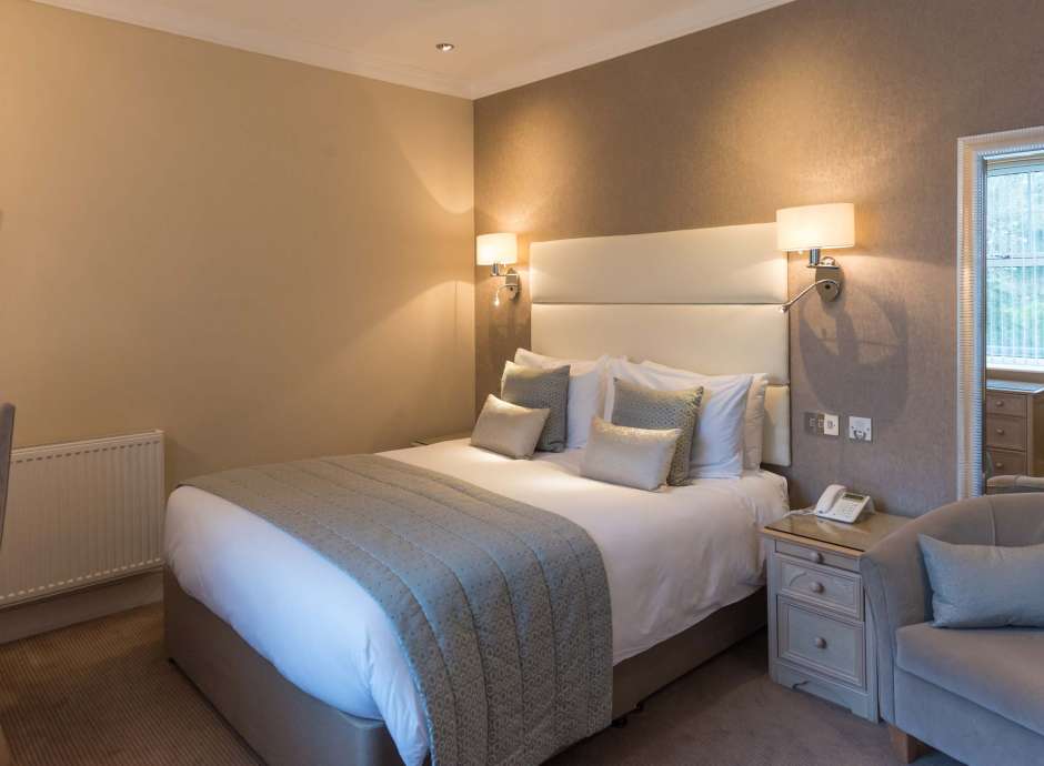 Carlyon Bay Hotel Double Inland Room (128) Bed and Seating