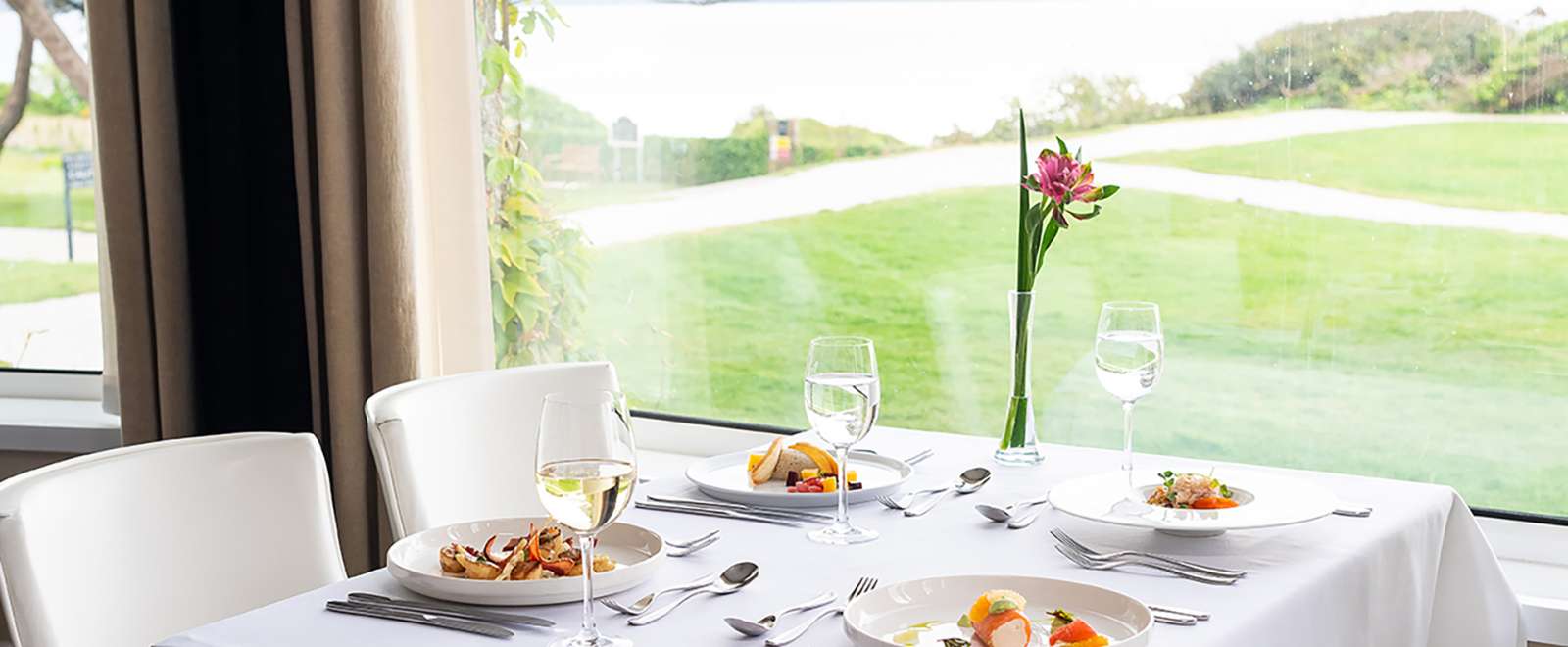 starters_on_table_in_bay_view_restaurant_at_cb_2.jpg