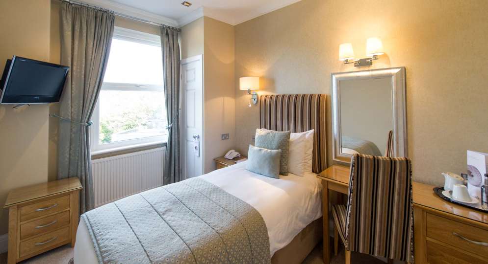 Carlyon Bay Hotel Single Room (231) Accommodation Bed and Desk